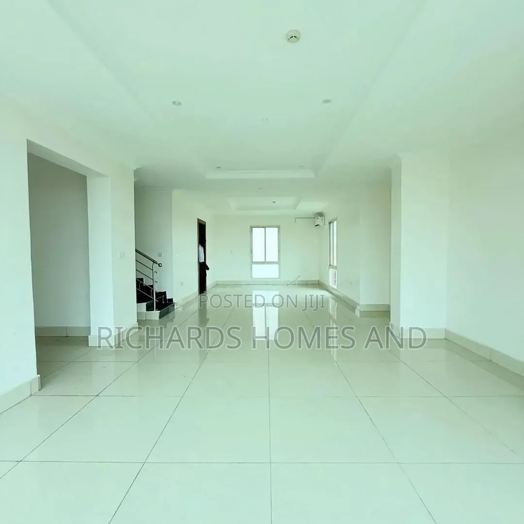 3bdrm Apartment in Old Ikoyi for rent in Old Ikoyi