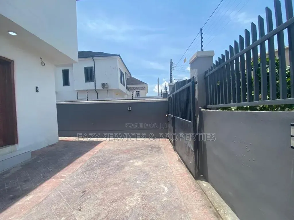 4bdrm Duplex in Gated And Secured, Agungi for rent in Agungi