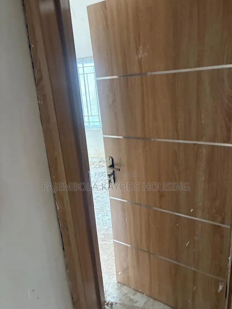 3bdrm Bungalow in Train Terminal Area, Omi Adio for sale in Omi Adio