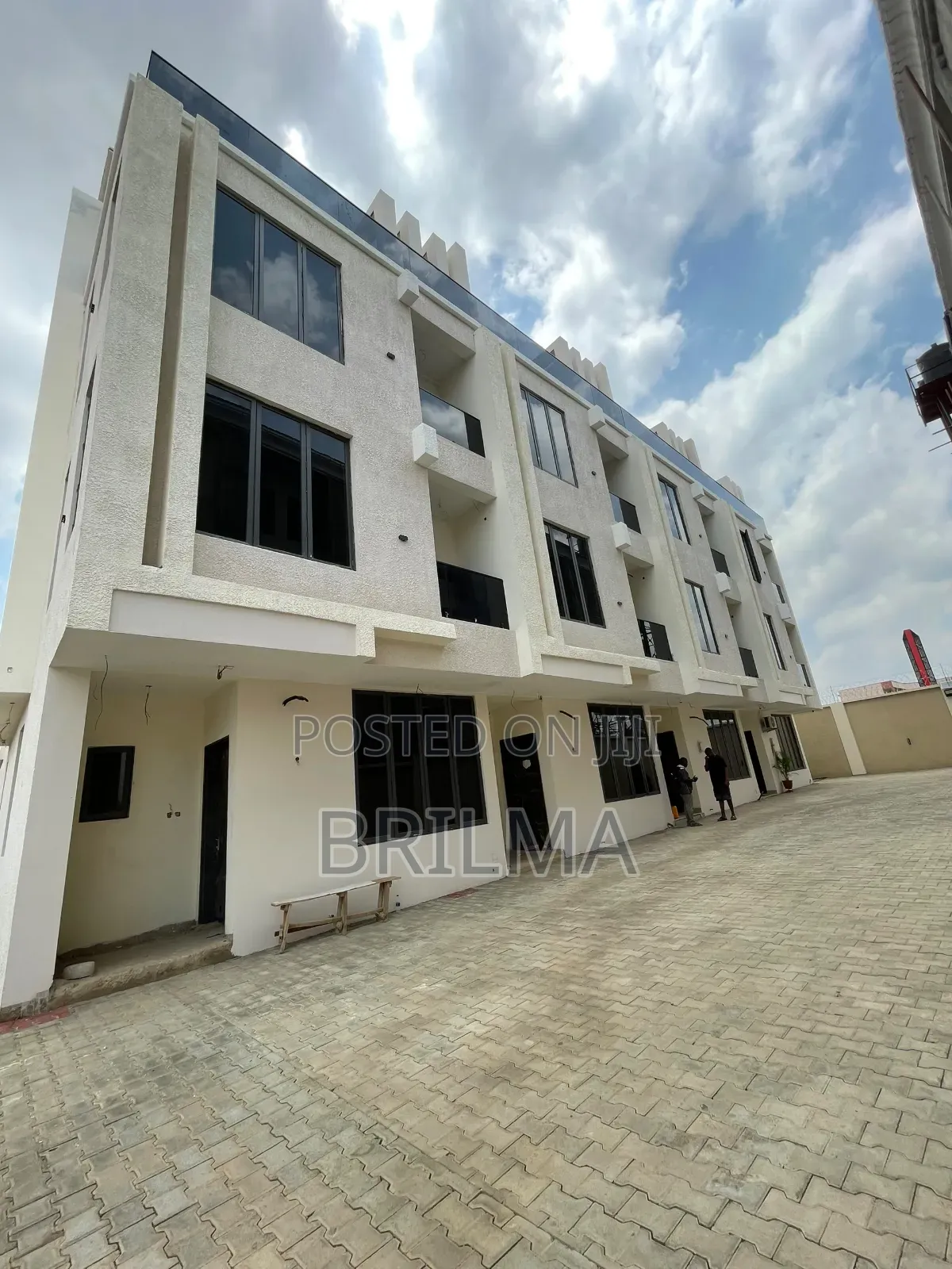5bdrm Duplex in Jahi for sale in Jahi
