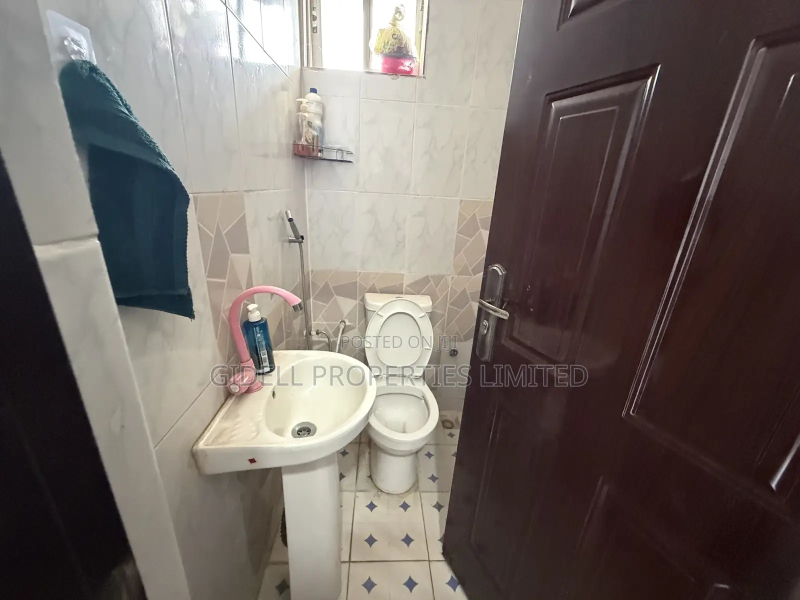 Serviced 60sqm Shop / Office Space on the Third Floor With Elevator in Wuse 2