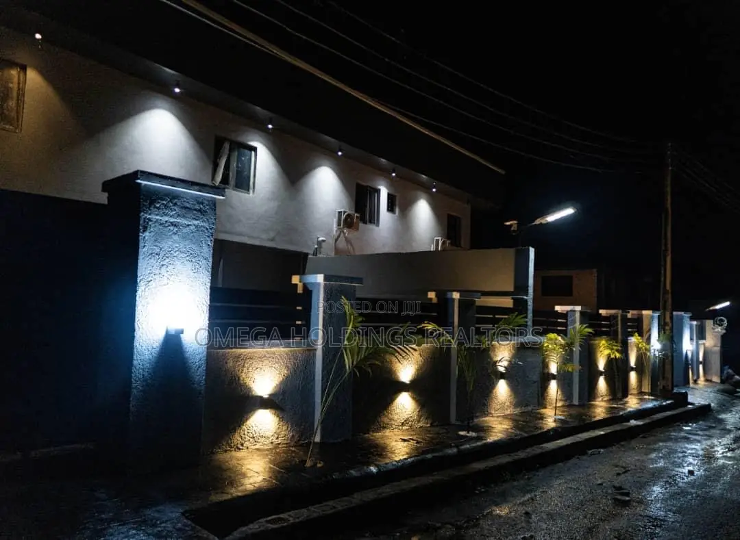 Furnished 5bdrm Apartment in Ikolaba Estate, Bodija for sale in Bodija