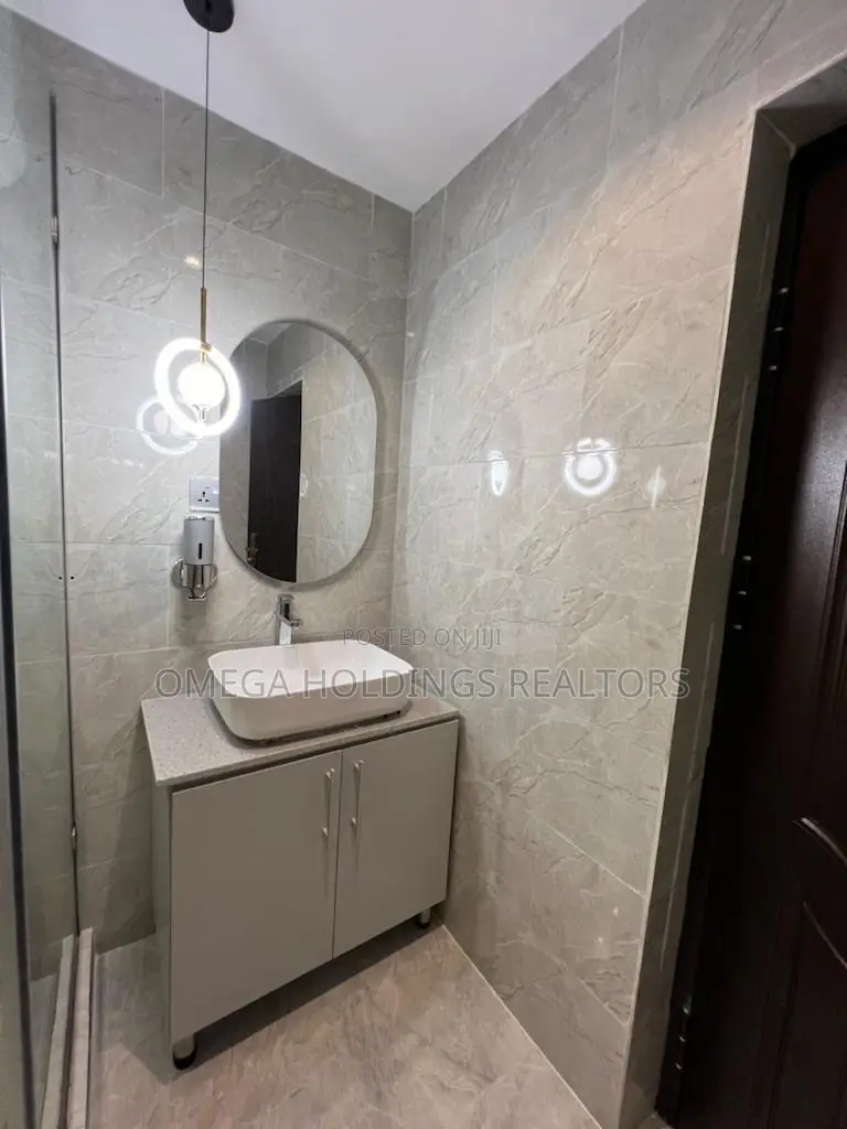 Furnished 5bdrm Apartment in Ikolaba Estate, Bodija for sale in Bodija