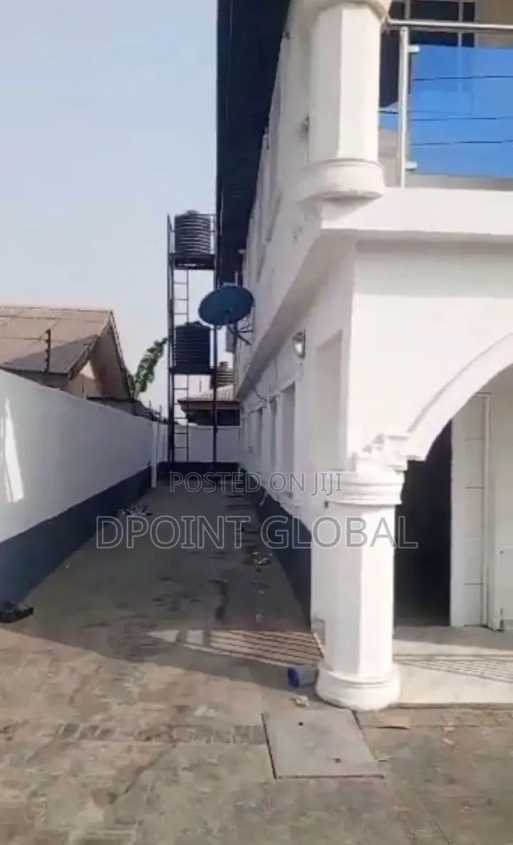 6bdrm Block of Flats in In Estate, Ikotun / Ikotun/Igando for sale in Ikotun / Ikotun/Igando