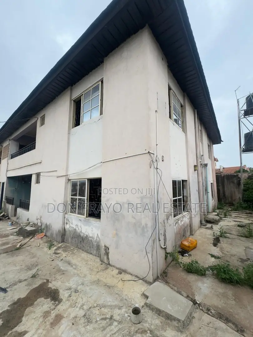 3bdrm Apartment in Ikolaba Main Estate, Agodi for rent in Agodi