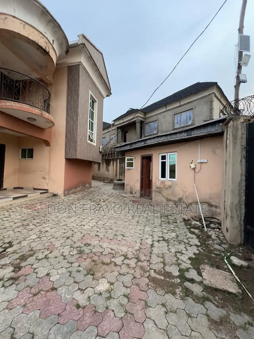 4bdrm Duplex in Idi Orogbo Ojurin for sale in Akobo