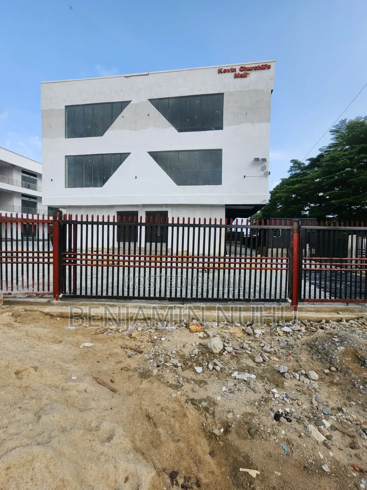 A Massive 1,250sqm Space Good For Every Business in Olokonla