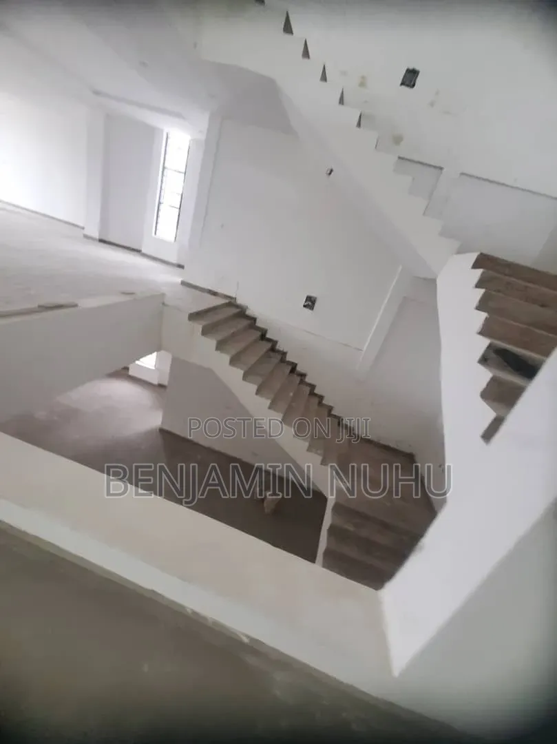 A Massive 1,250sqm Space Good For Every Business in Olokonla