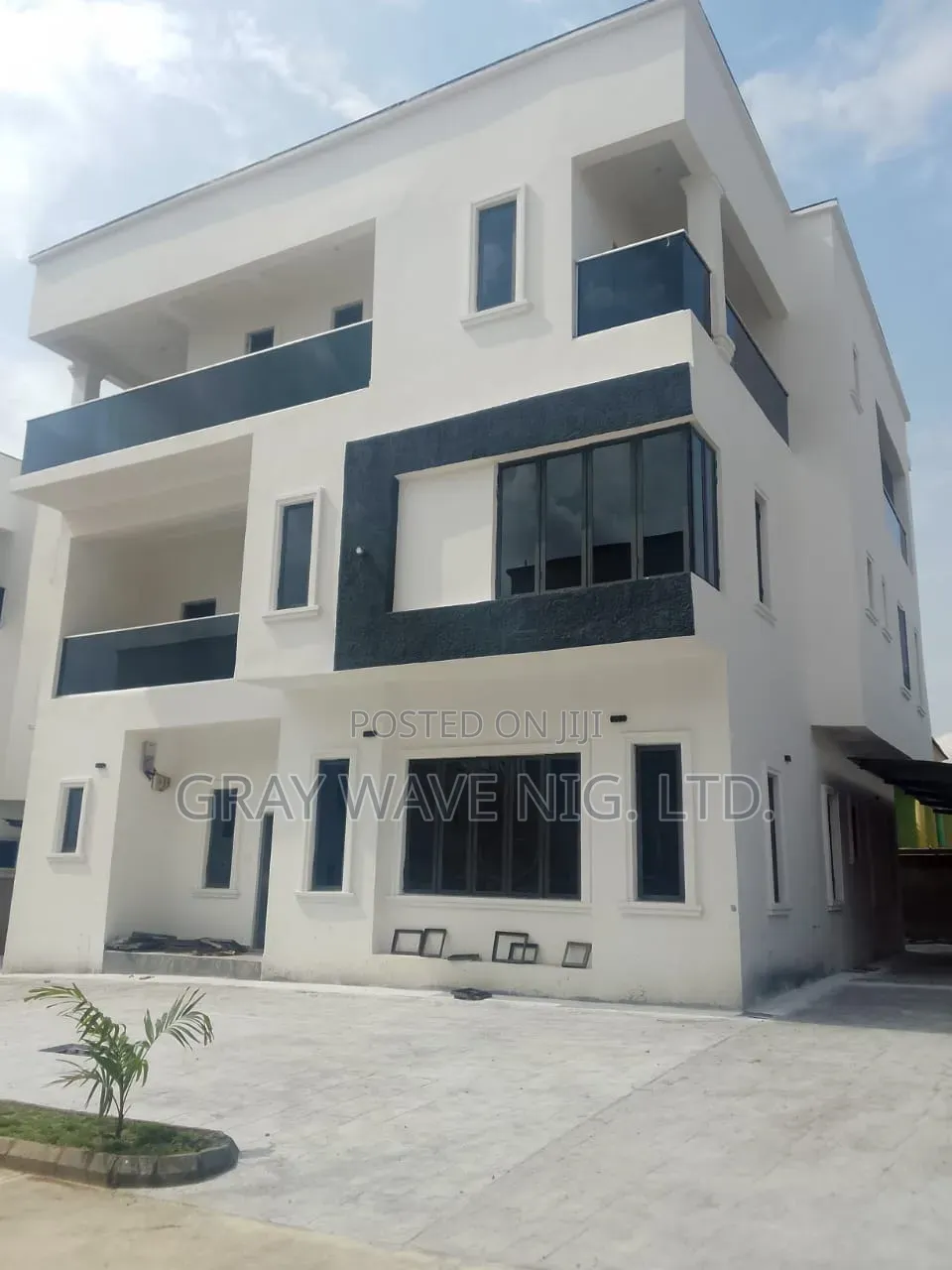 6bdrm Duplex in Sabon Lugbe for sale in Sabon Lugbe