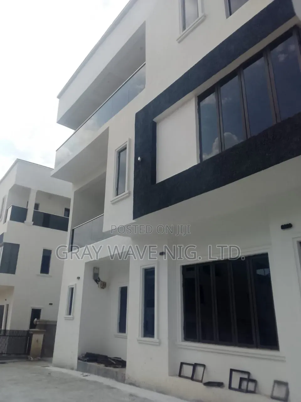 6bdrm Duplex in Sabon Lugbe for sale in Sabon Lugbe
