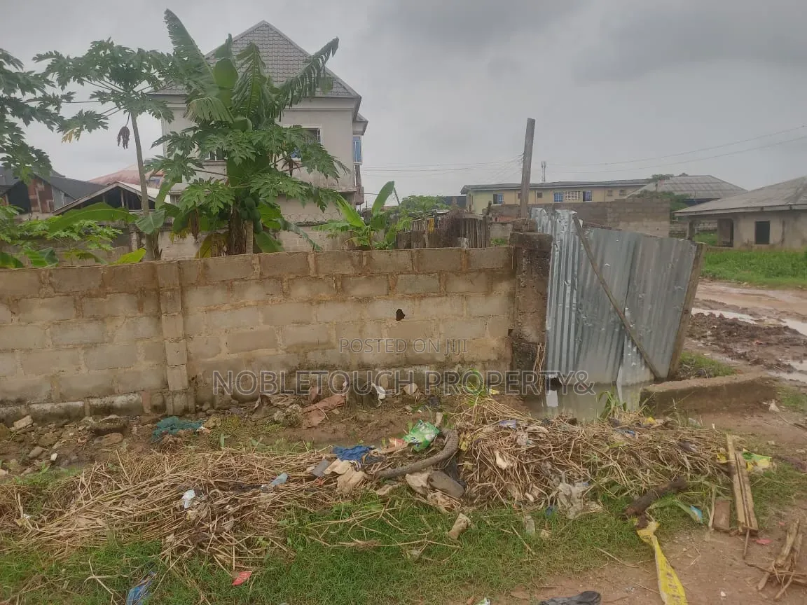 Quarter Dry Land at Abaranje Ikotun Lagos in Abaranje