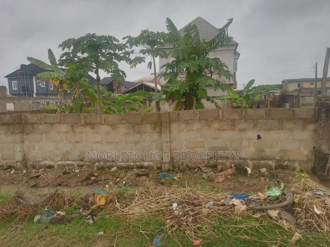 Quarter Dry Land at Abaranje Ikotun Lagos in Abaranje