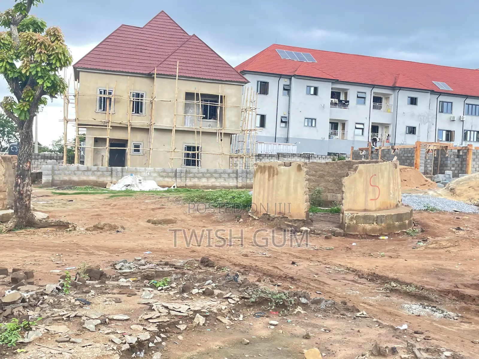 Buy and Build Land -Police Estate Lugbe. Beside Dunamis Church. in Sabon Lugbe