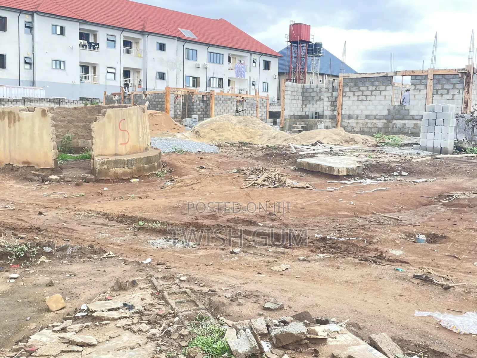 Buy and Build Land -Police Estate Lugbe. Beside Dunamis Church. in Sabon Lugbe