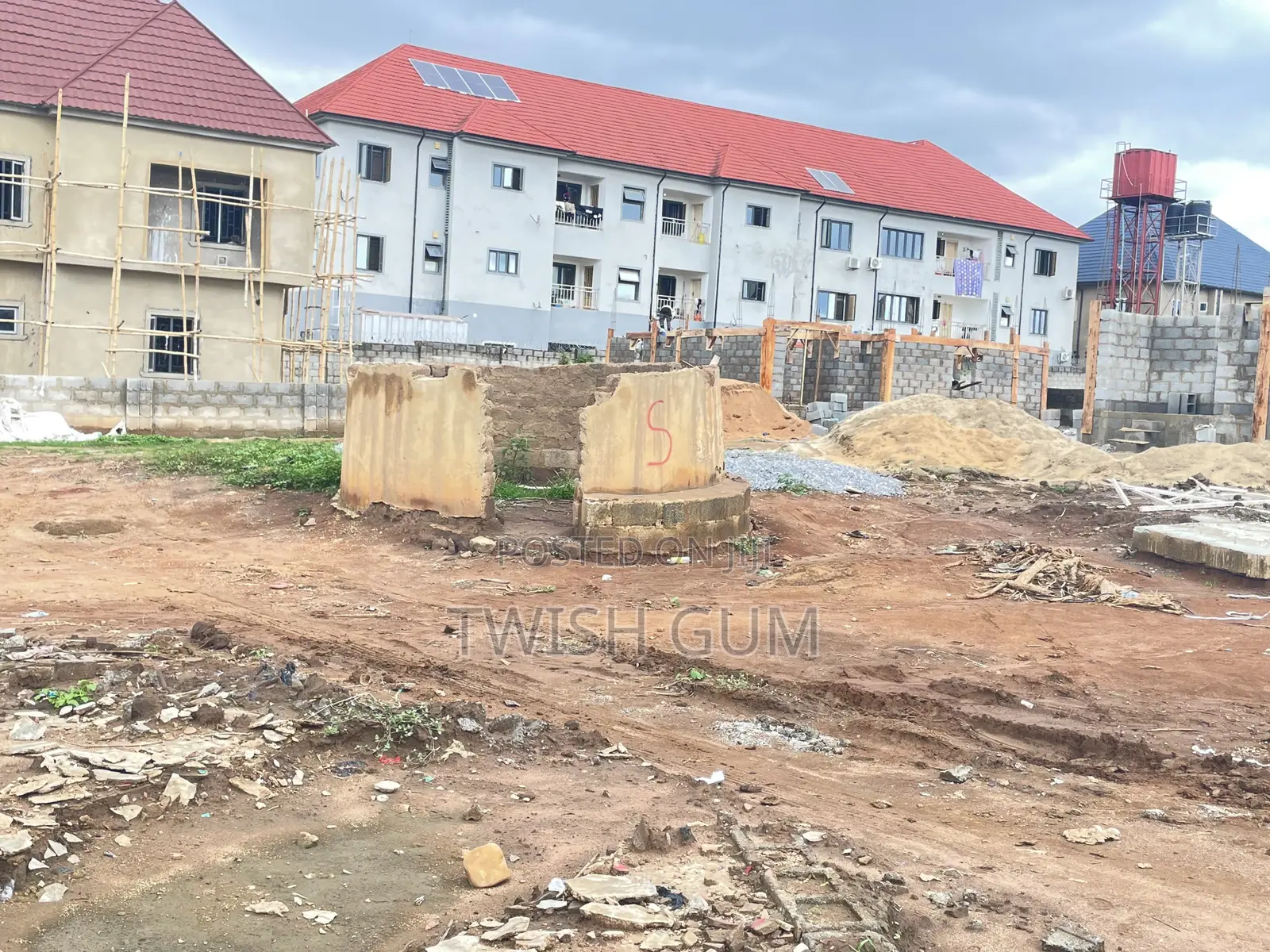 Buy and Build Land -Police Estate Lugbe. Beside Dunamis Church. in Sabon Lugbe