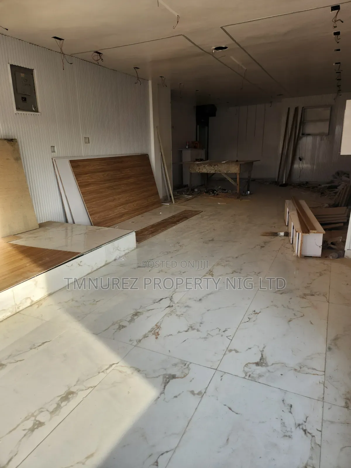 Showroom Shop for Rent Lekki Phase1 in Lekki