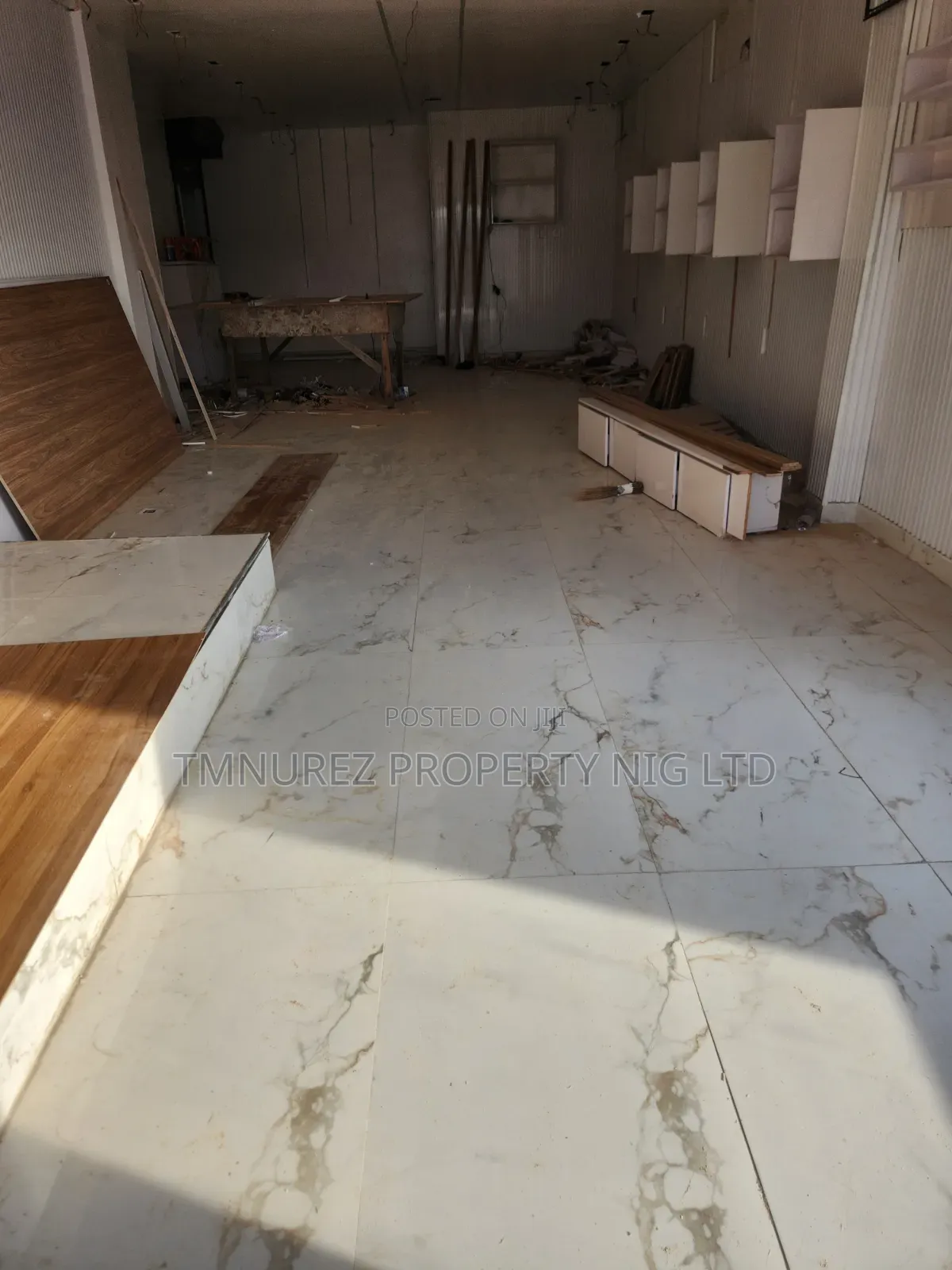 Showroom Shop for Rent Lekki Phase1 in Lekki