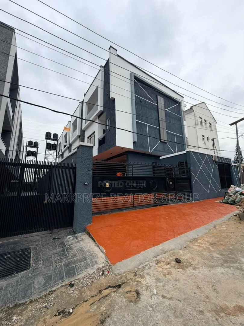 4bdrm Duplex in Opebi Ikeja for sale in Opebi