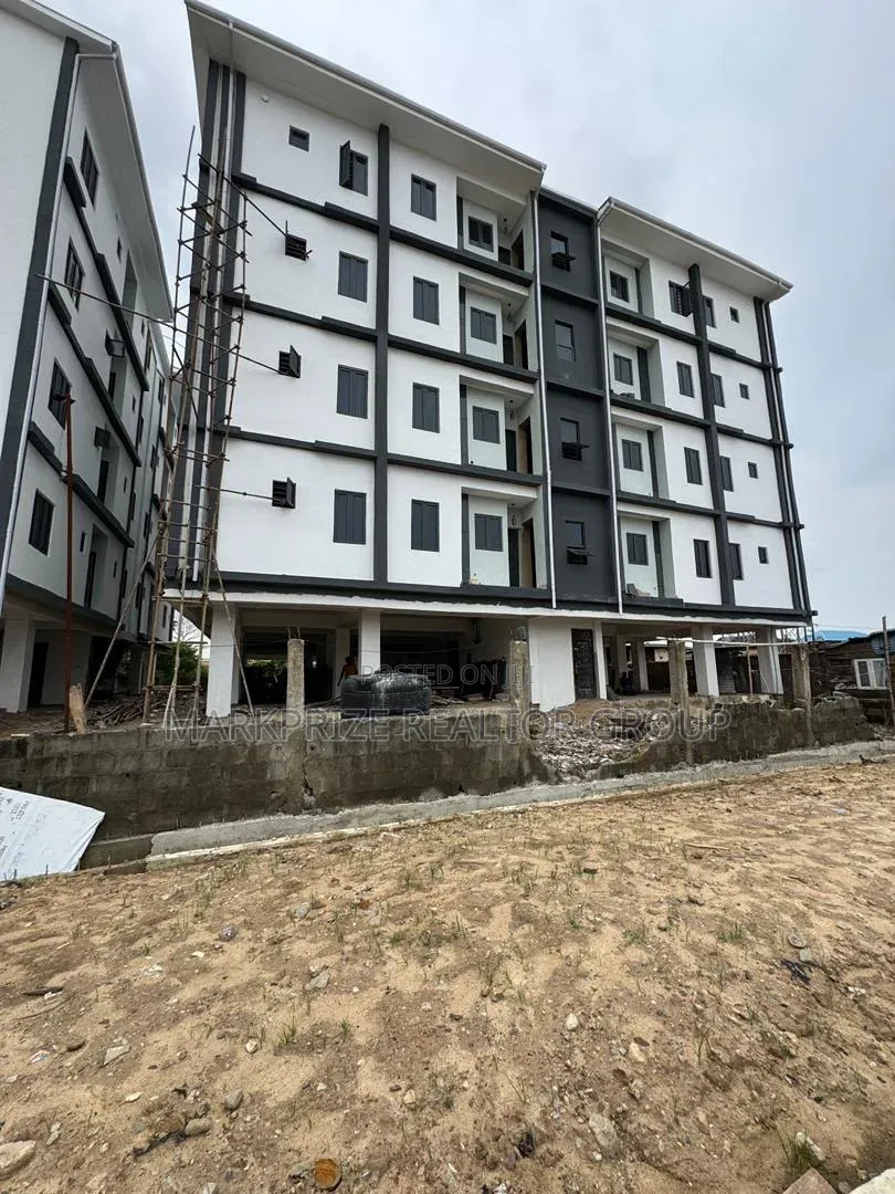 2bdrm Apartment in Surulere Lagos for sale in Aguda / Surulere