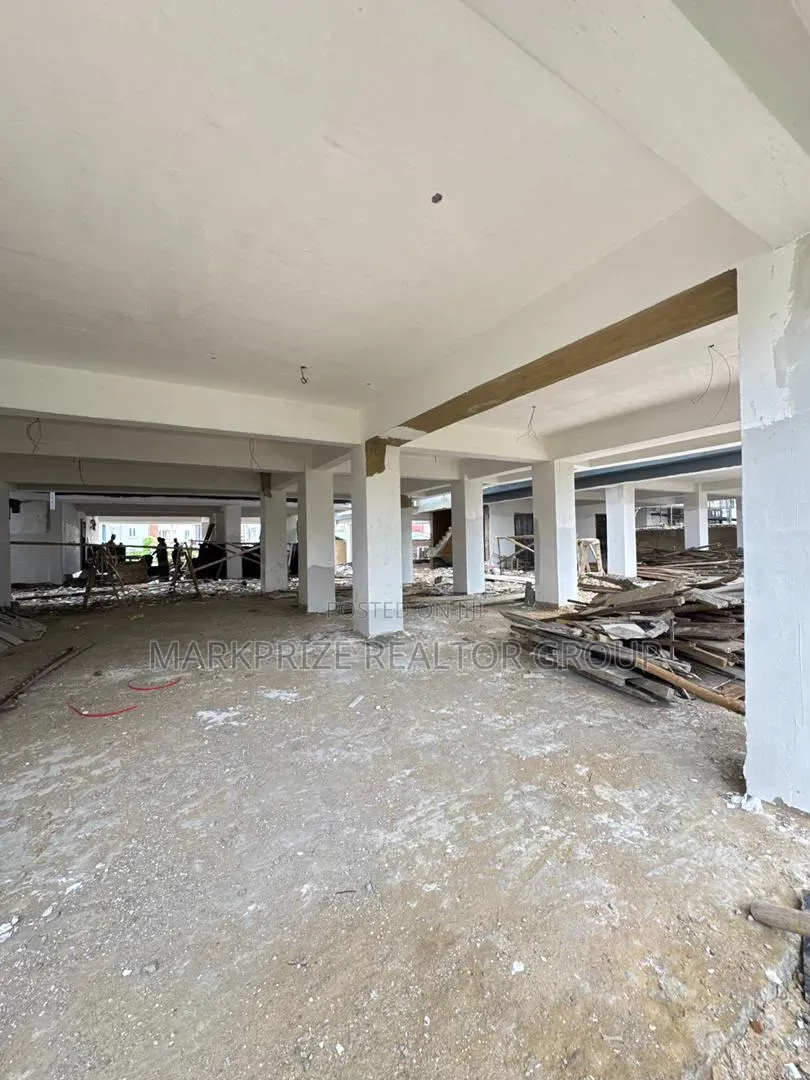 2bdrm Apartment in Surulere Lagos for sale in Aguda / Surulere