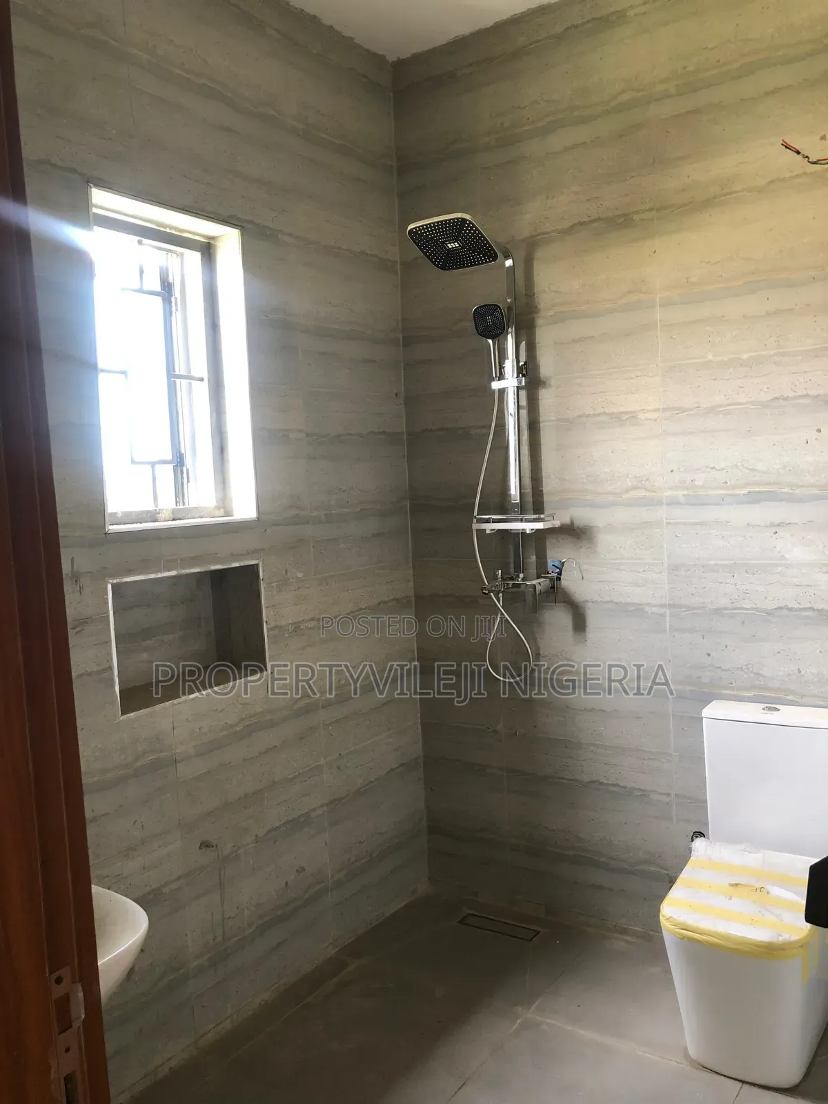 4bdrm Duplex in Utako for sale in Utako