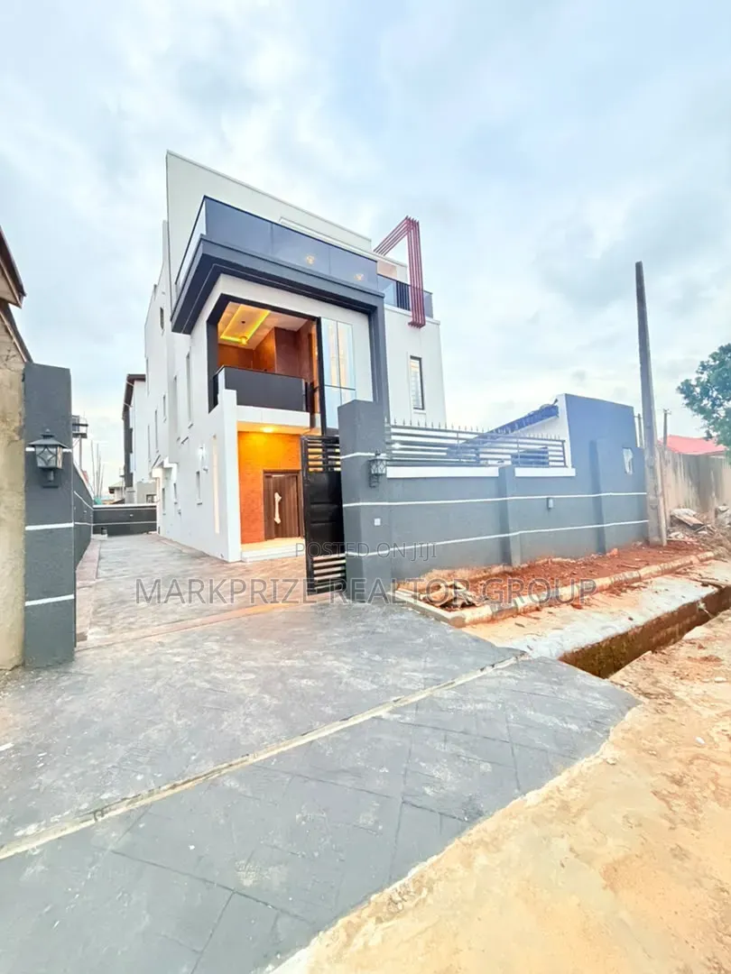 5bdrm Duplex in Magodo Phase 1 for sale in GRA Phase 1