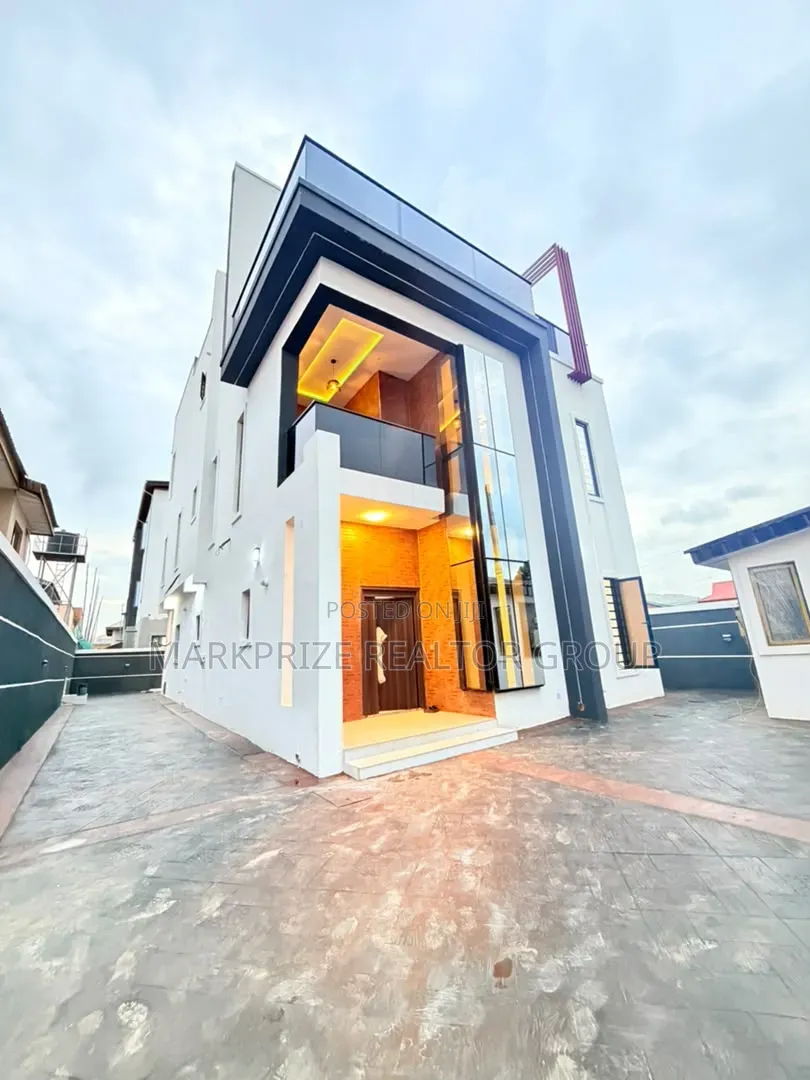 5bdrm Duplex in Magodo Phase 1 for sale in GRA Phase 1