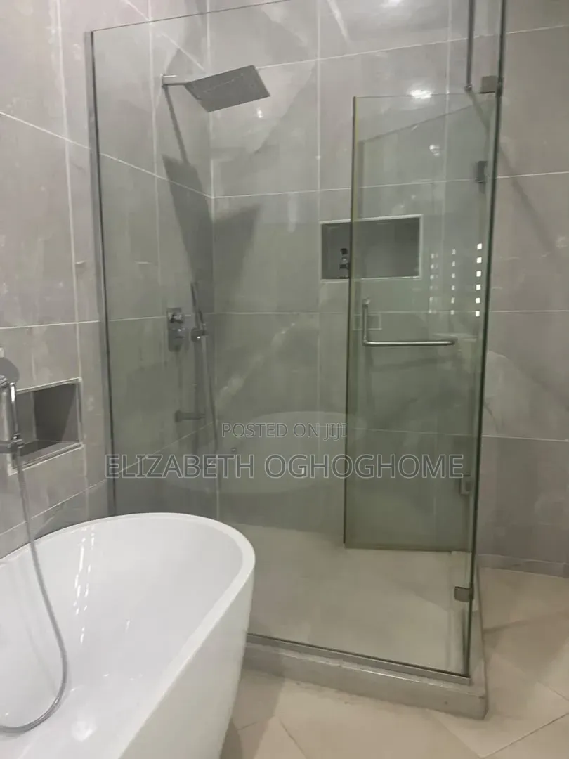 5bdrm Duplex in Lafiaji for rent in Lafiaji