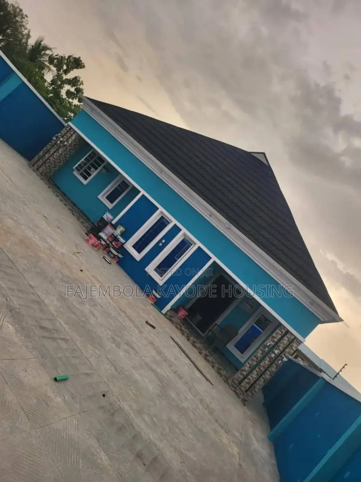 3bdrm Bungalow in Unity Estate for sale in Oluyole Estate