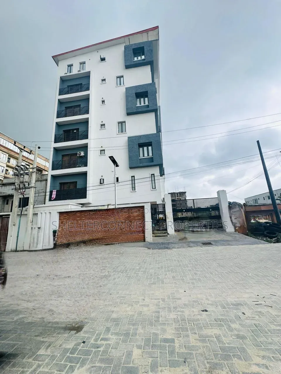 Furnished 1bdrm Apartment in Ikate for sale in Ikate