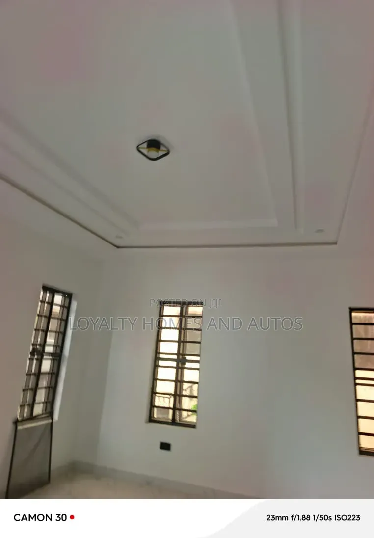 5bdrm Duplex in GRA Phase 1 for sale in GRA Phase 1
