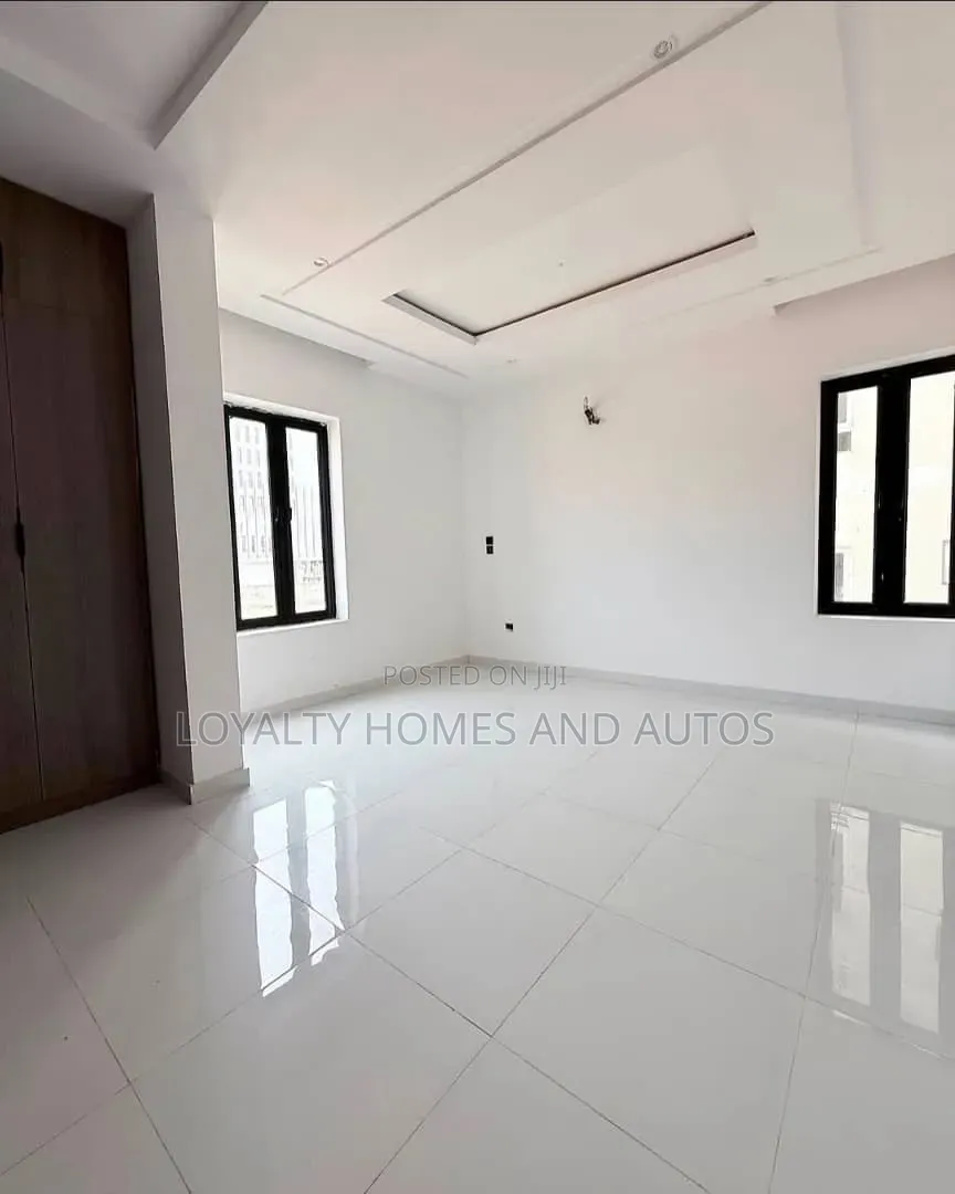 5bdrm Duplex in GRA Phase 1 for sale in GRA Phase 1