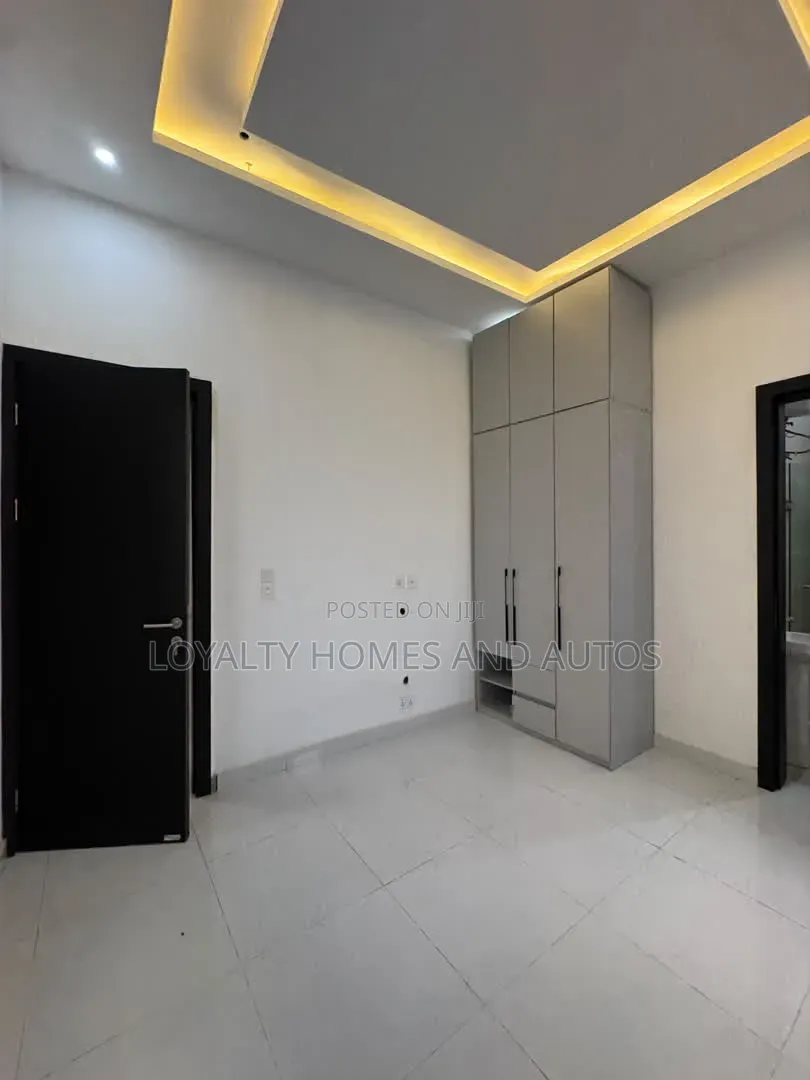 5bdrm Duplex in GRA Phase 1 for sale in GRA Phase 1