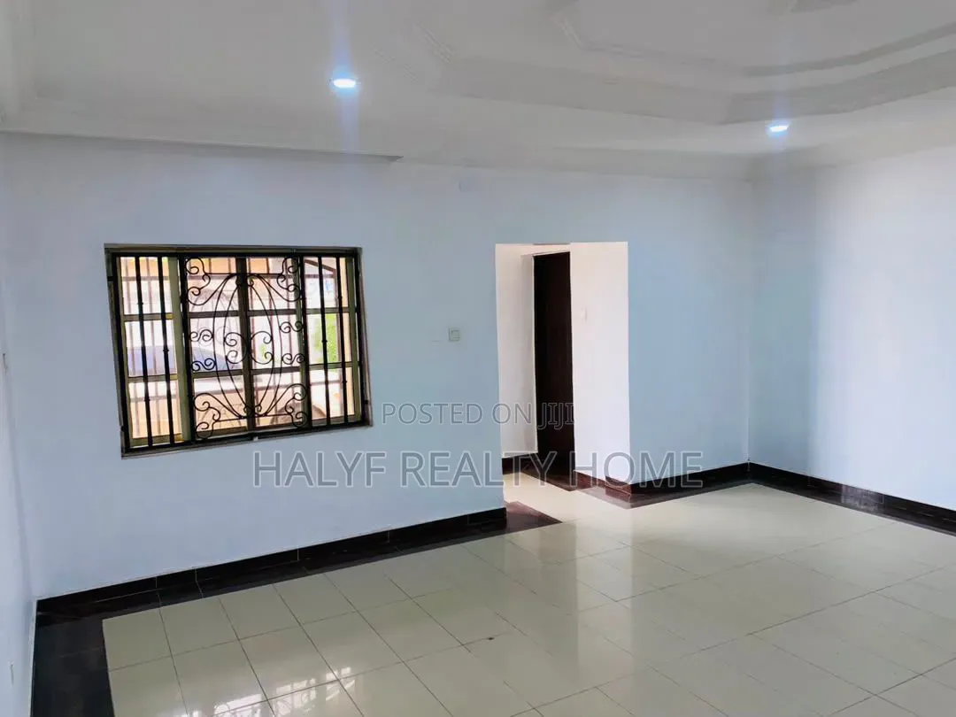 3bdrm Bungalow in Vintage Estate, Apo Resettlement for rent in Apo Resettlement
