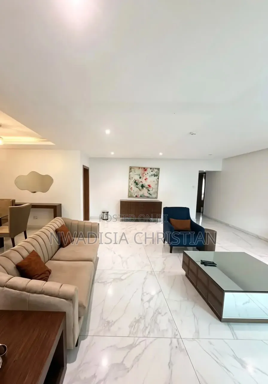Contemporary 3-Bedroom Apartment in Lekki Phase 1