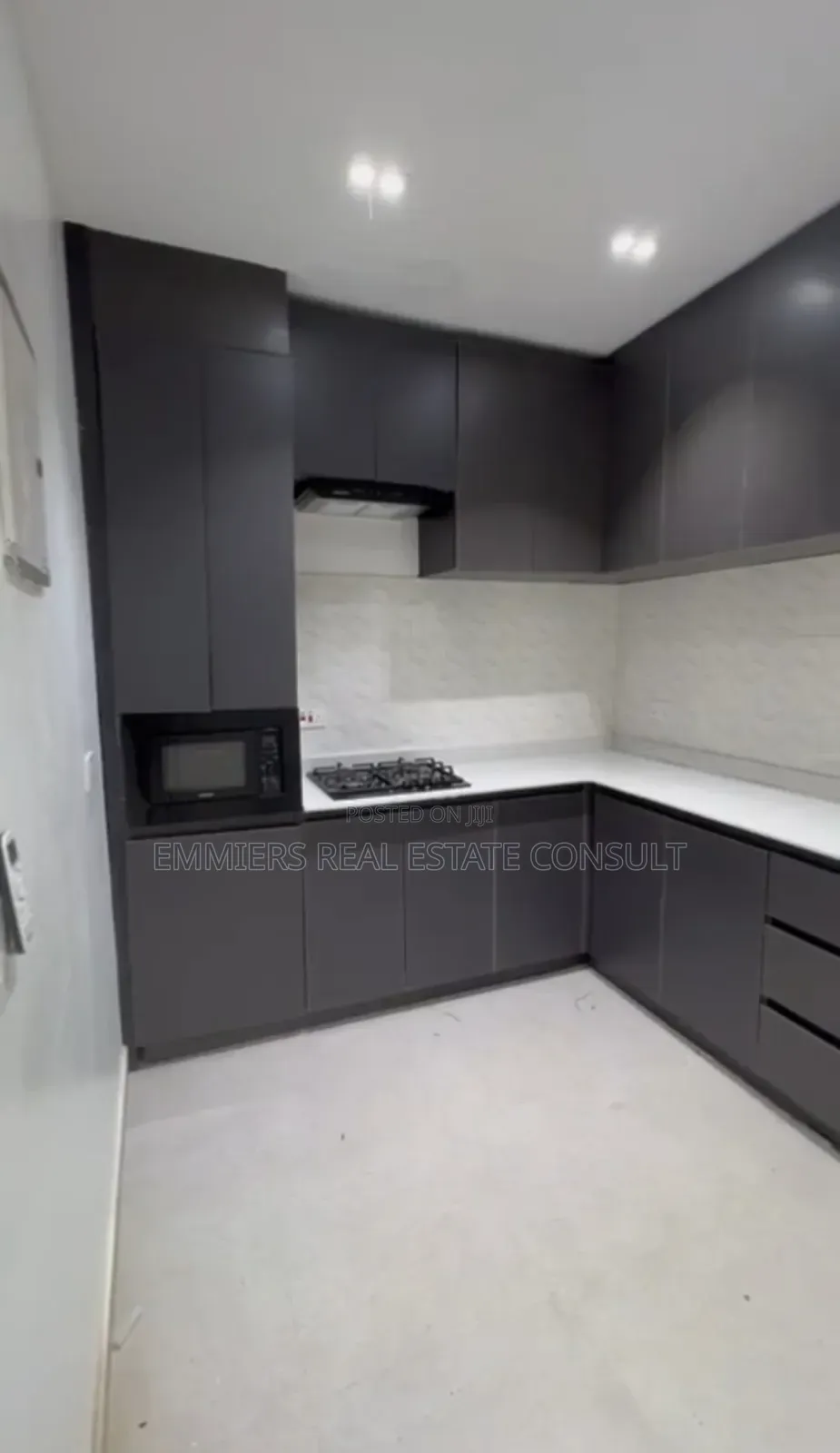 3bdrm Apartment in Ikate for sale in Ikate