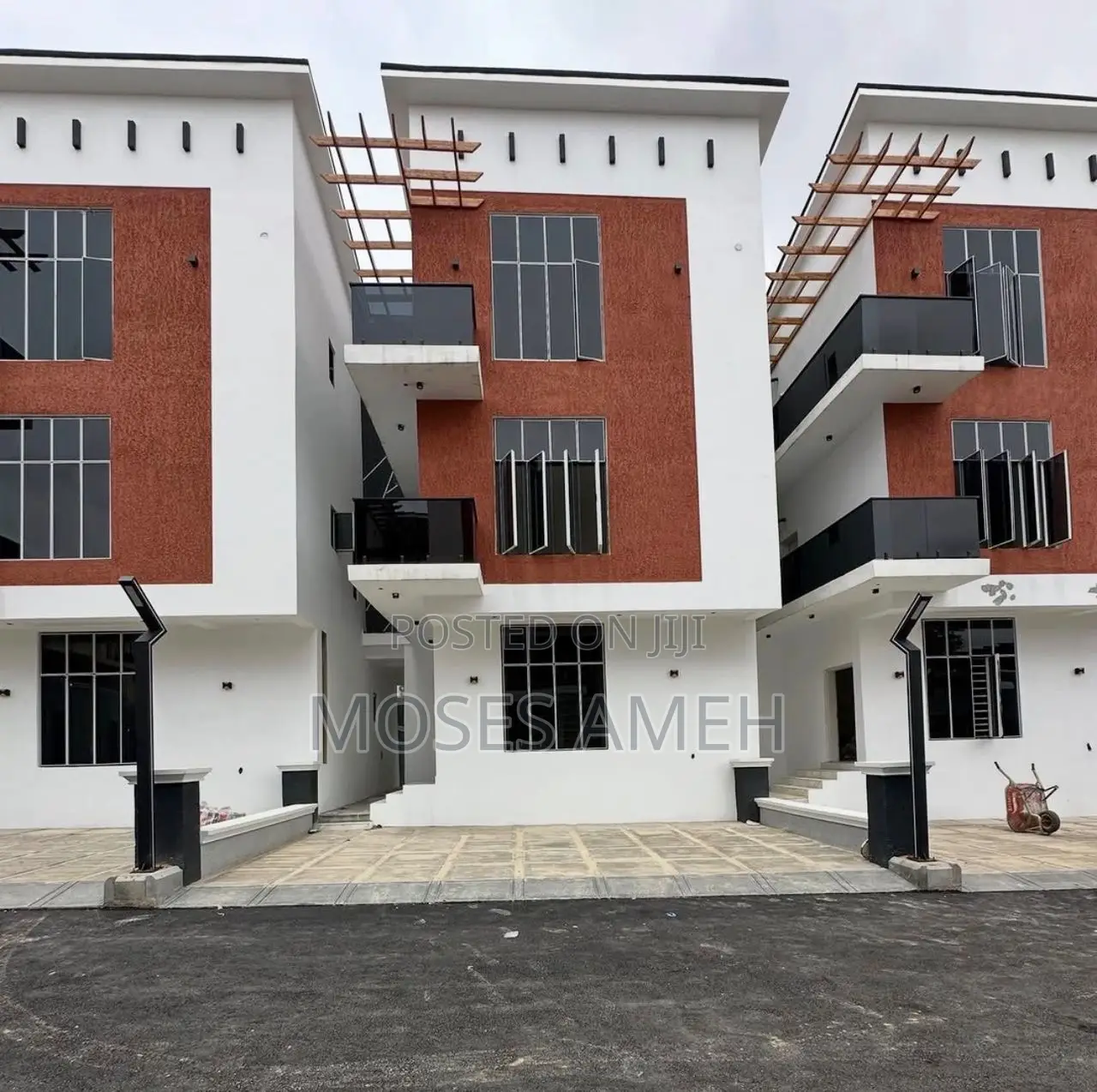 4bdrm Townhouse/Terrace in Utako for sale in Utako