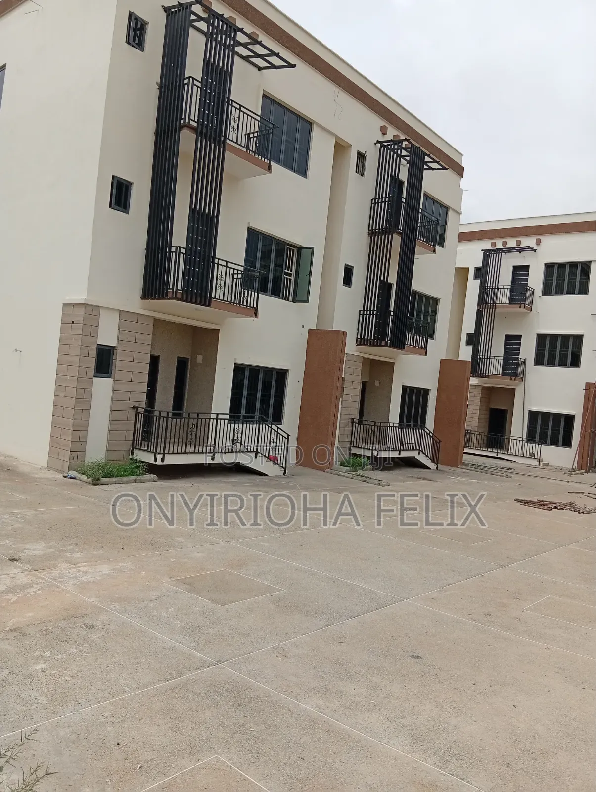 4bdrm Townhouse / Terrace in Trance Life Camp for rent in Life Camp