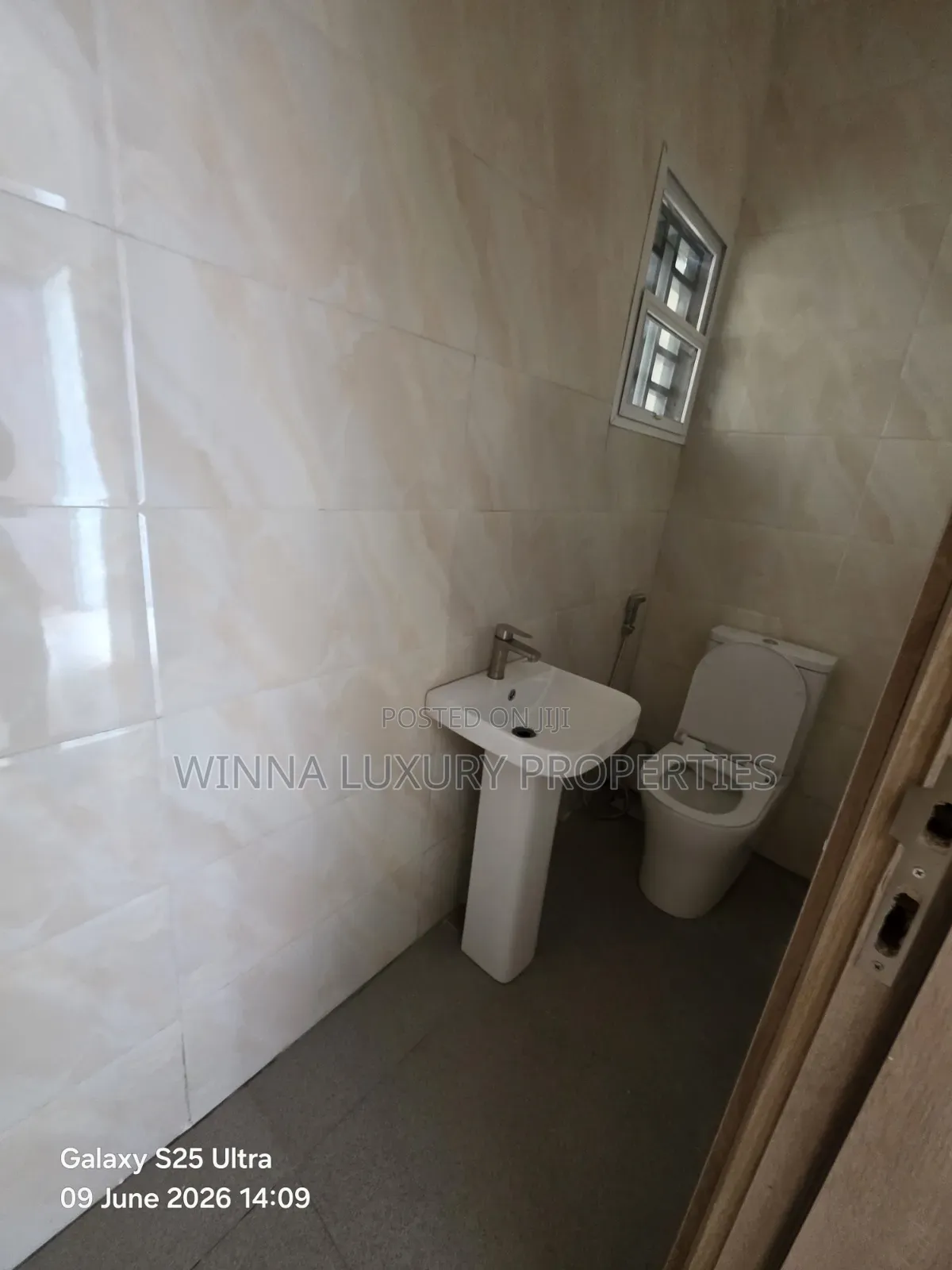 4bdrm Duplex in River Park, Lugbe District for rent in Lugbe District