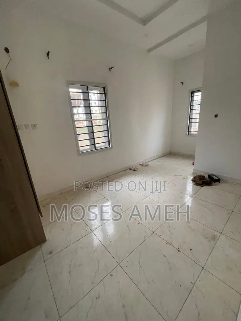3bdrm Block of Flats in Wuye for rent in Wuye