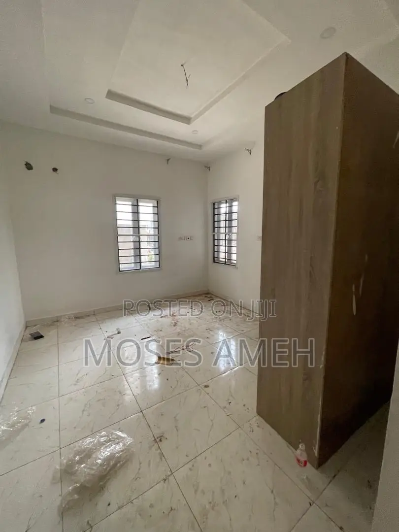 3bdrm Block of Flats in Wuye for rent in Wuye