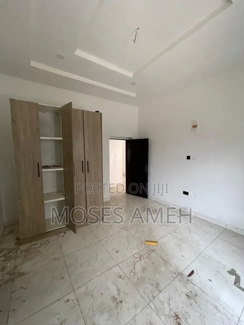 3bdrm Block of Flats in Wuye for rent in Wuye