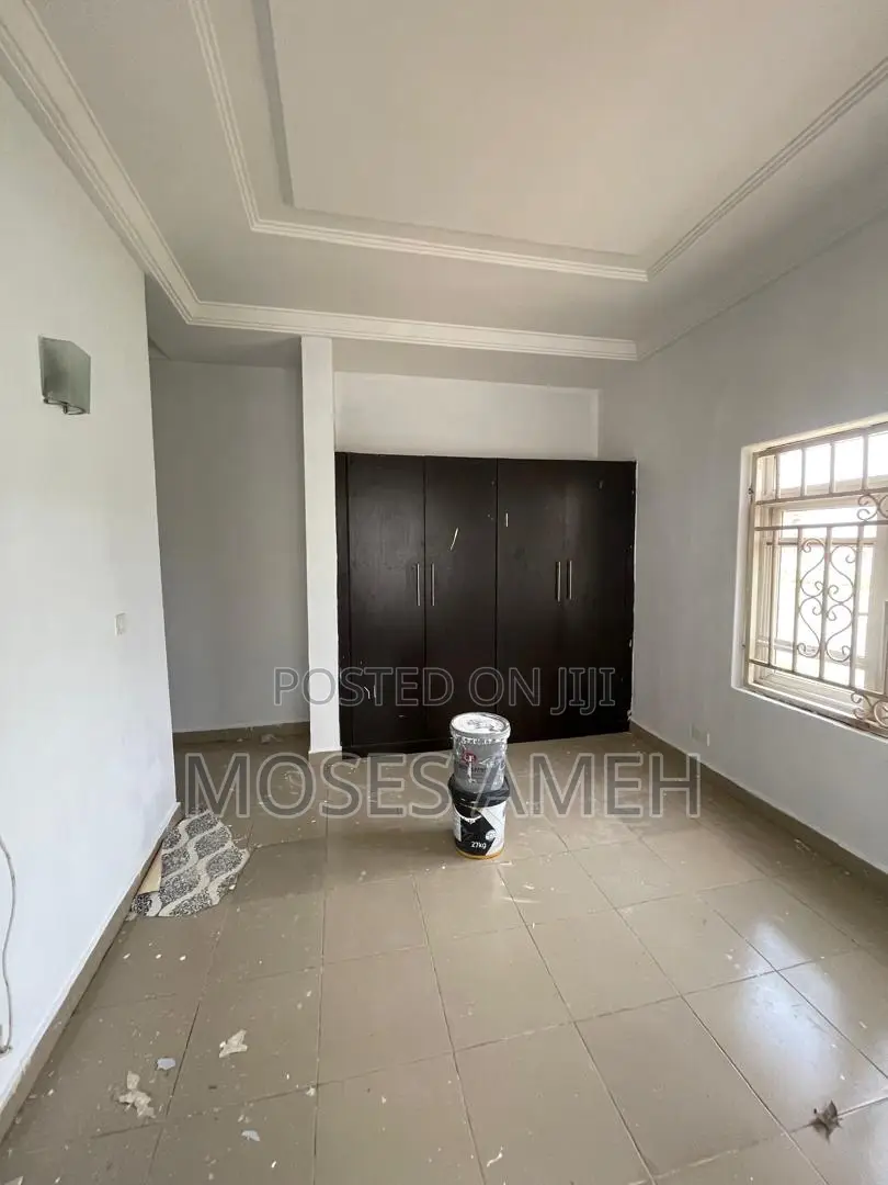 3bdrm Block of Flats in Wuye for rent in Wuye