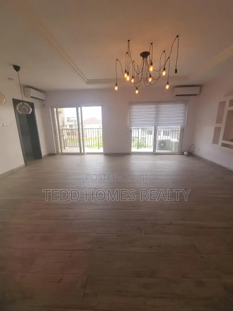 3bdrm Apartment in Pinnock Beach Estate, Osapa london for rent in Osapa london