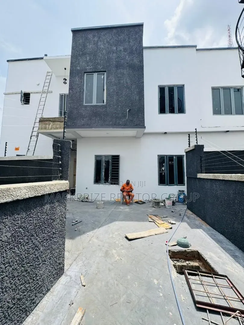 4bdrm Duplex in Omole Phase 1 Lagos for sale in Omole Phase 1
