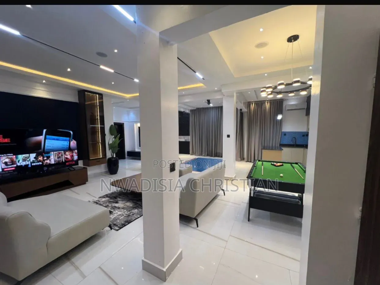 Luxury 2-Bedroom Apartment With Cinema Experience in Jahi