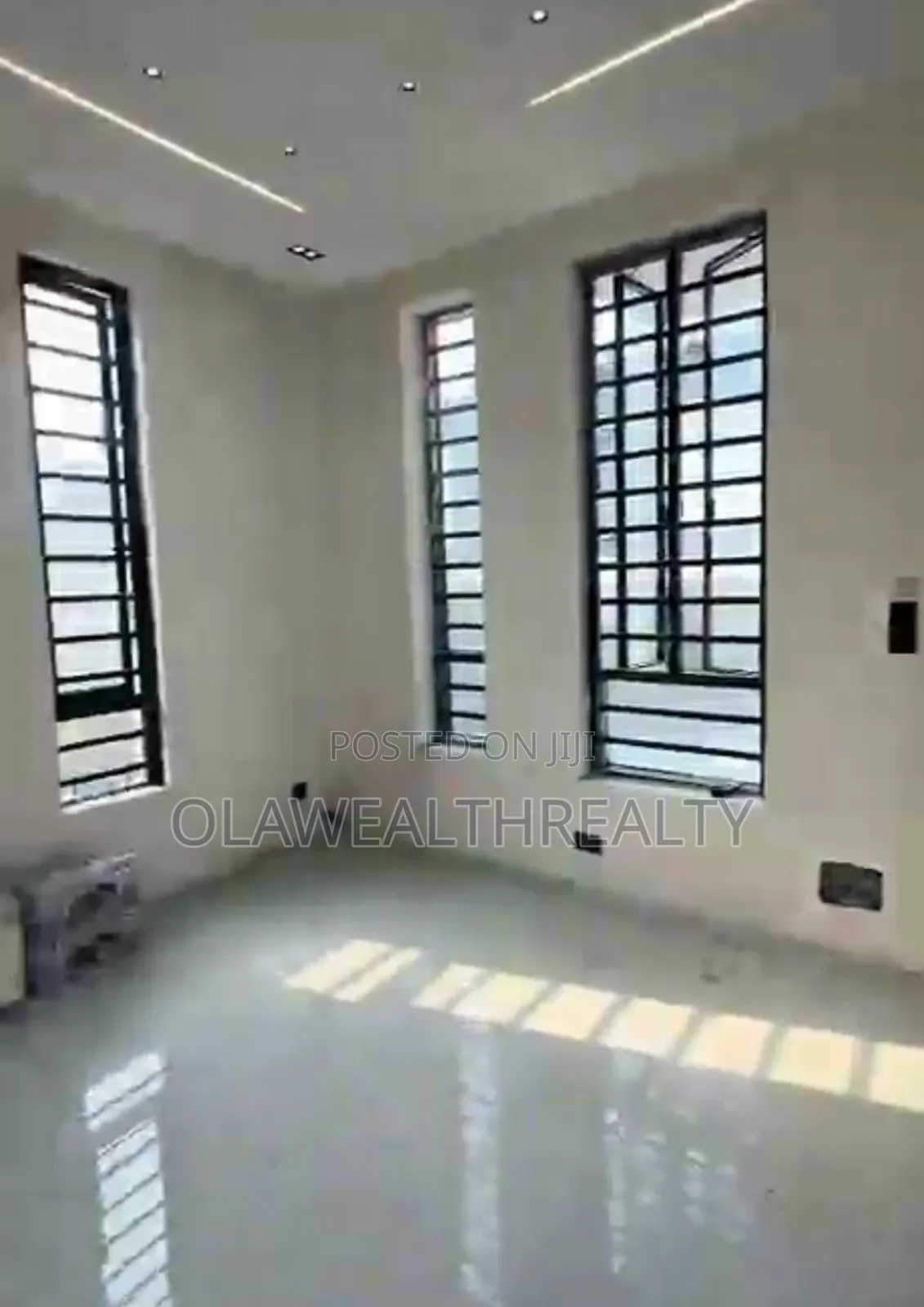 4bdrm Duplex in Off Lekki-Epe Expressway for sale in Off Lekki-Epe Expressway