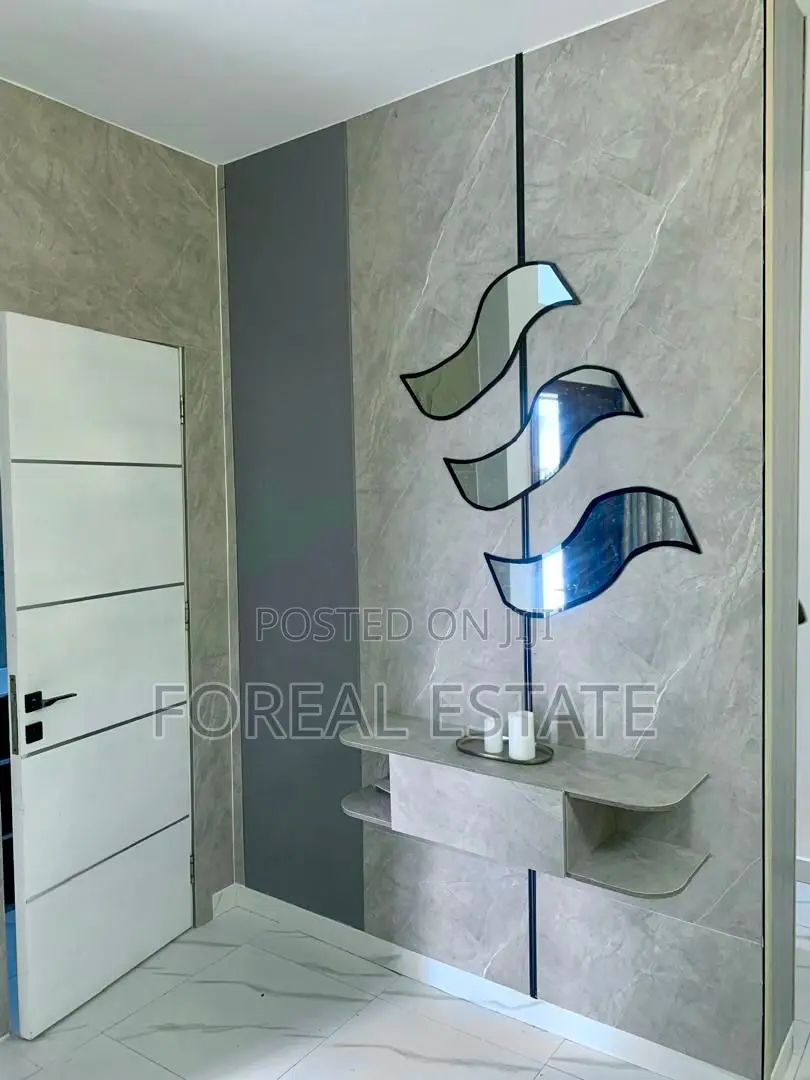 Legacy, Luxury 2 Bed Duplex Shortlet, Private Lounge (Self Compound) in Chevron