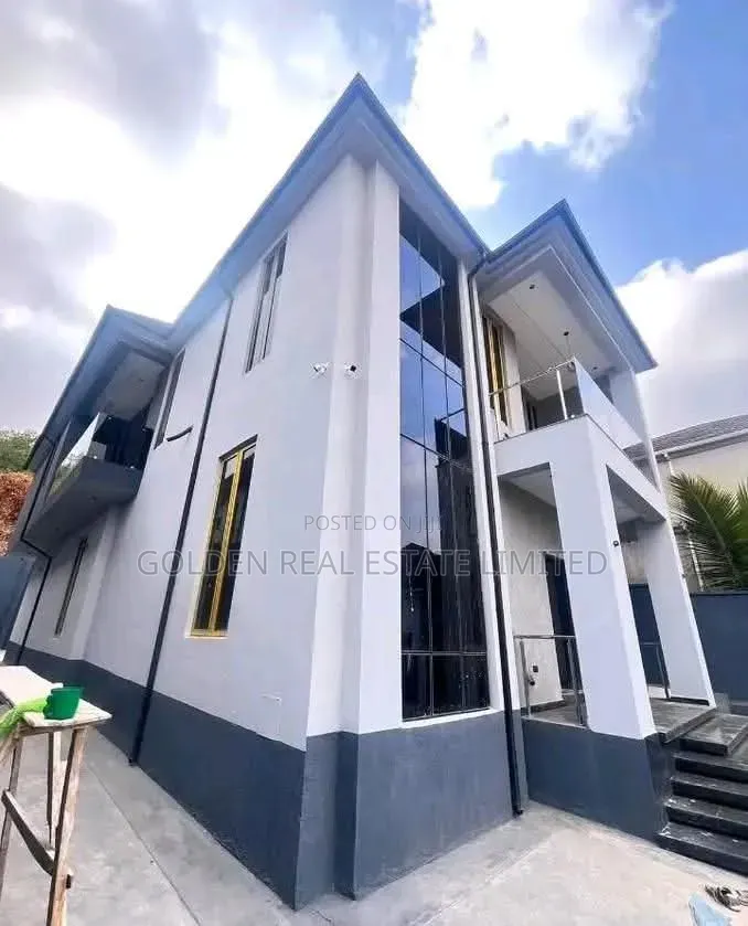 4bdrm Duplex in Apo Resettlement for sale in Apo Resettlement