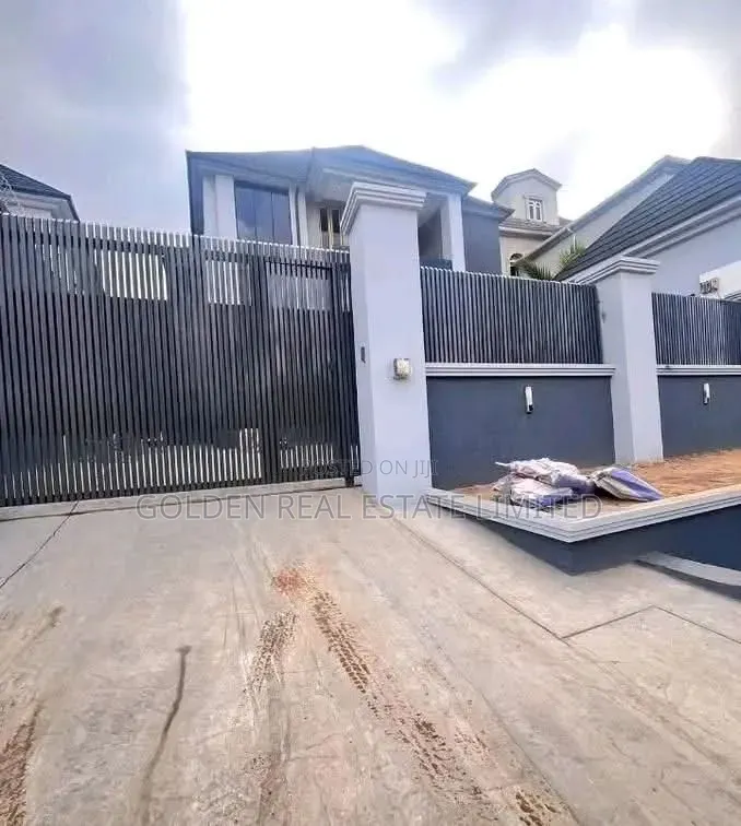 4bdrm Duplex in Apo Resettlement for sale in Apo Resettlement